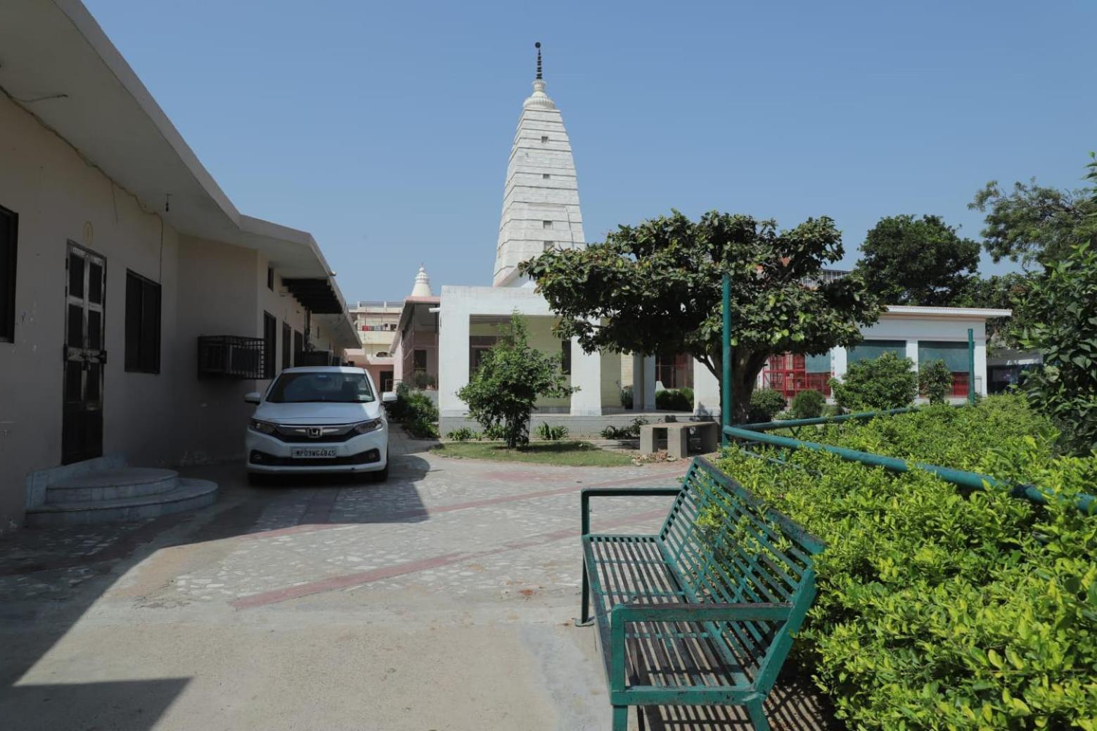 Radha Madhav Ashram Vrindāvan Exterior foto